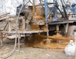 Самоизлив артезианской скважины ‒ что это?